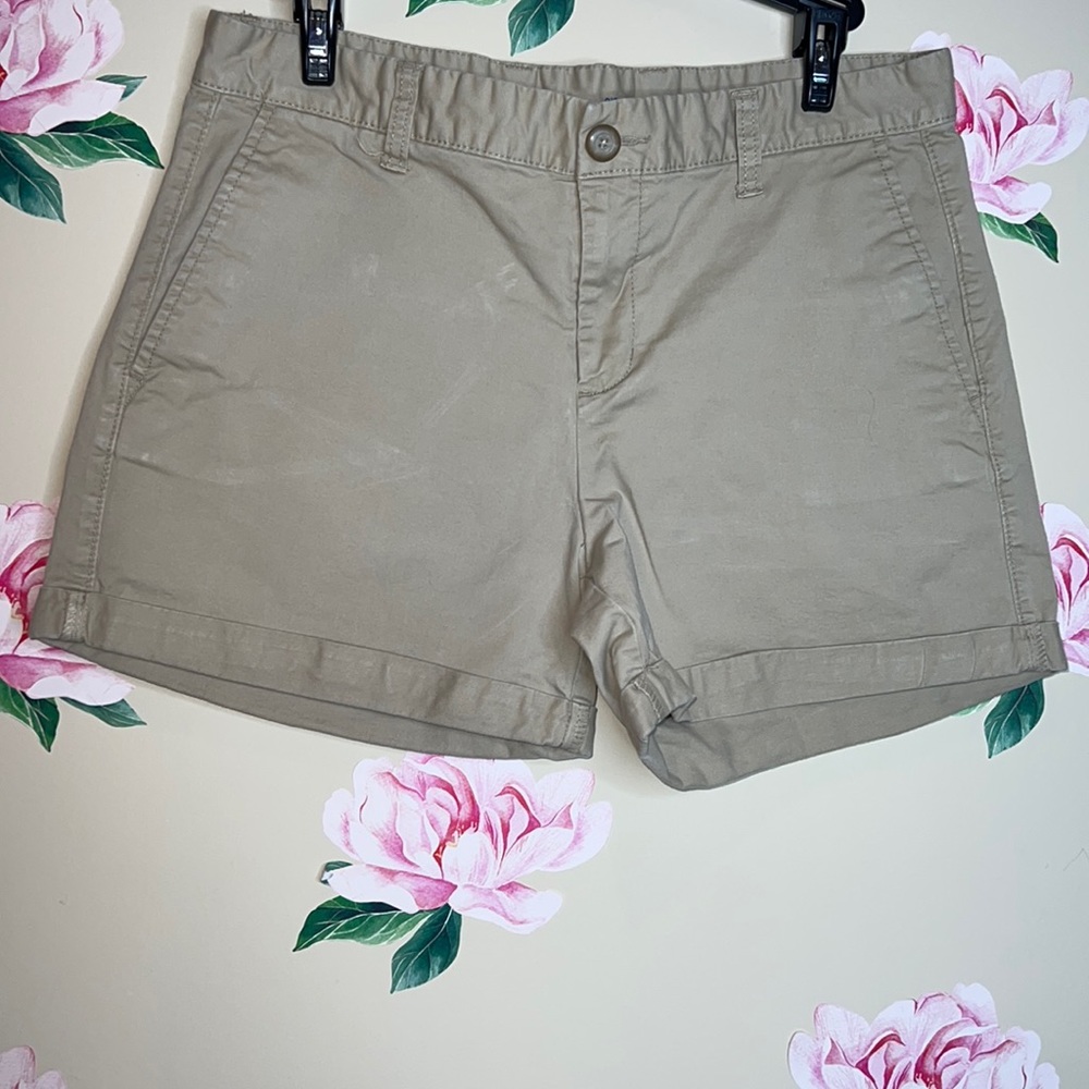 Gap Khakis Shorts Girlfriend 💕. X-1